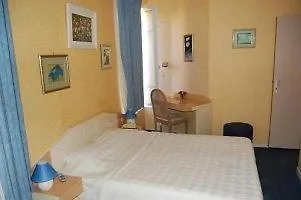 מאלאקוף Hotel Du Parc 2*,