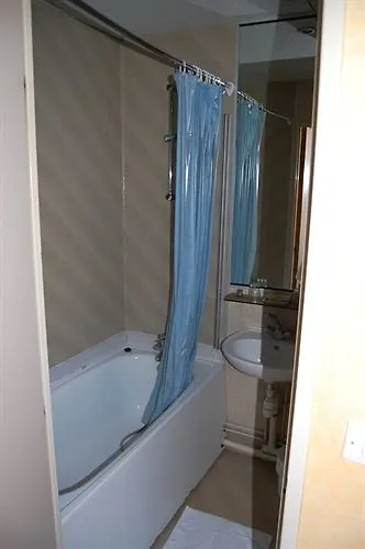 מאלאקוף Hotel Du Parc 2*,  צרפת