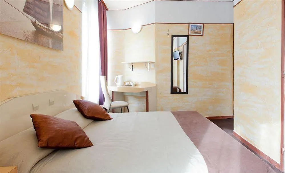 Hotel Du Parc Malakoff 2*,  France