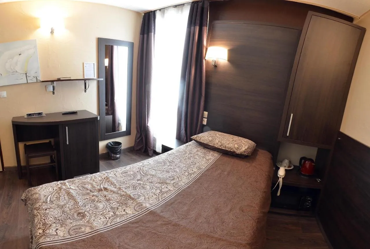 Hotel Du Parc Malakoff 2*,  France